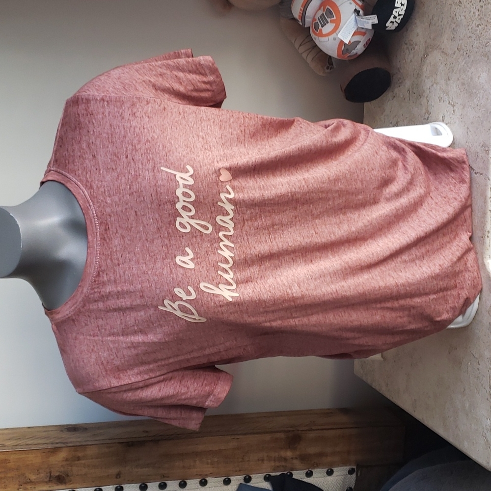 Womens graphic tee. Maurices. Large.